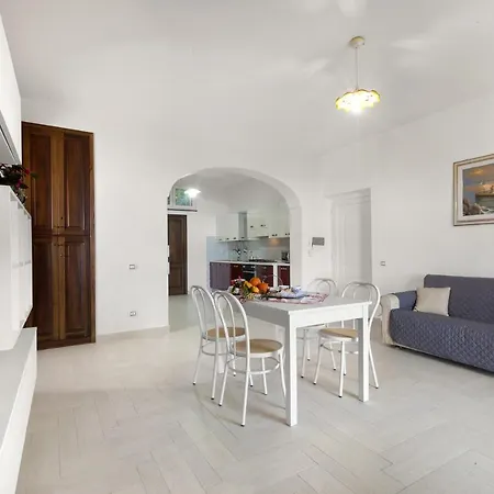 Casa vacanze Amore Rentals - Casa Alyssa SantʼAgata sui Due Golfi